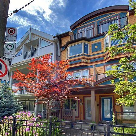 Stunning Rooms In Townhouse Across The Beach Toronto Dış mekan fotoğraf