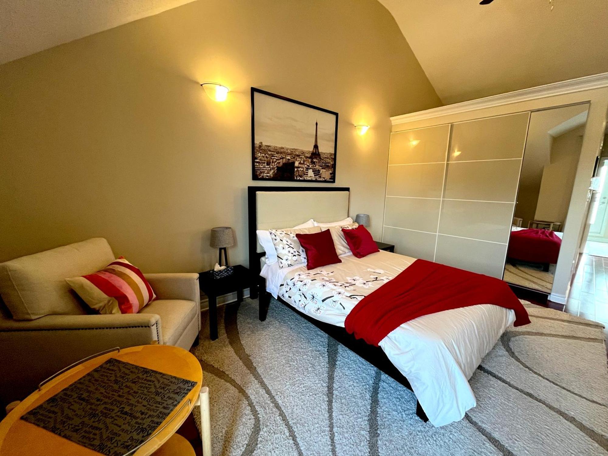 Stunning Rooms In Townhouse Across The Beach Toronto Dış mekan fotoğraf